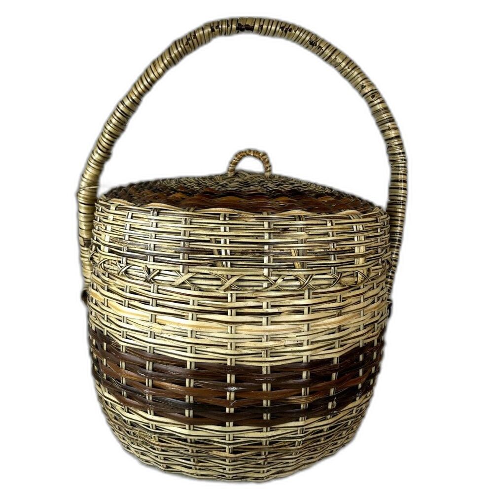 Wicker Basket Lg w/Lid Vintage Tan with Center Brown Stripe